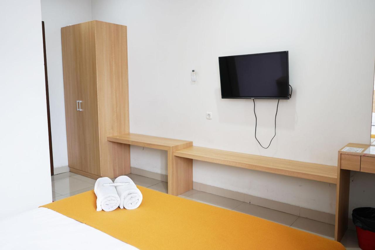 Urooms Tanah Abang Jakarta Ngoại thất bức ảnh